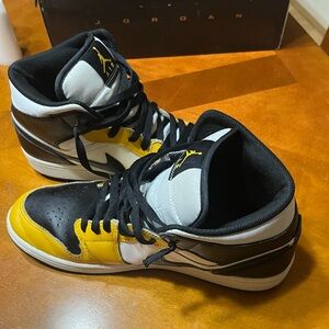 Jordan Mid-Top Sneakers in Black/White/Yellow